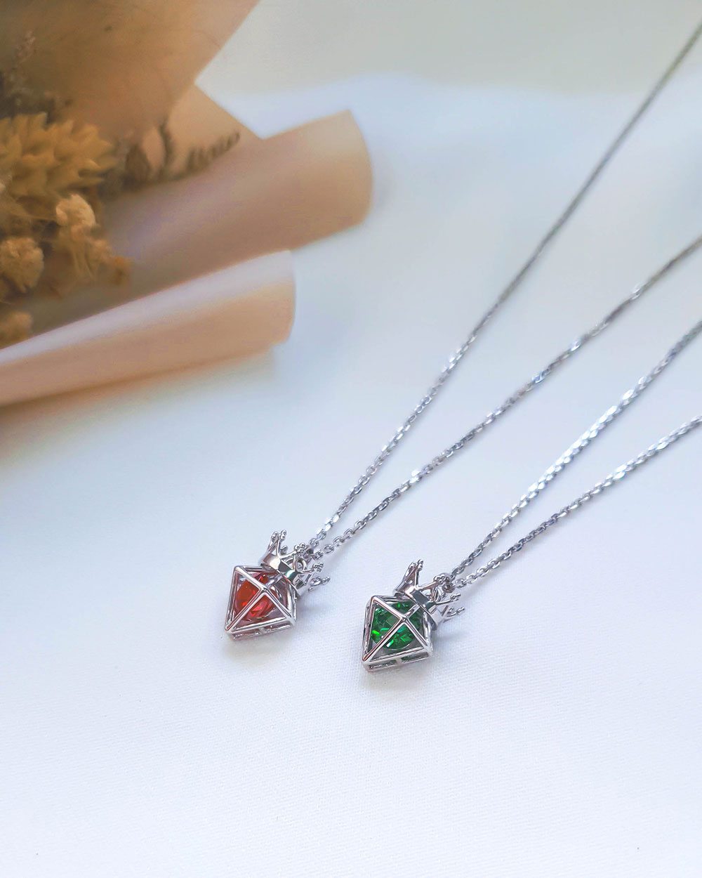 KALUNG BIRTHSTONE PUTIH