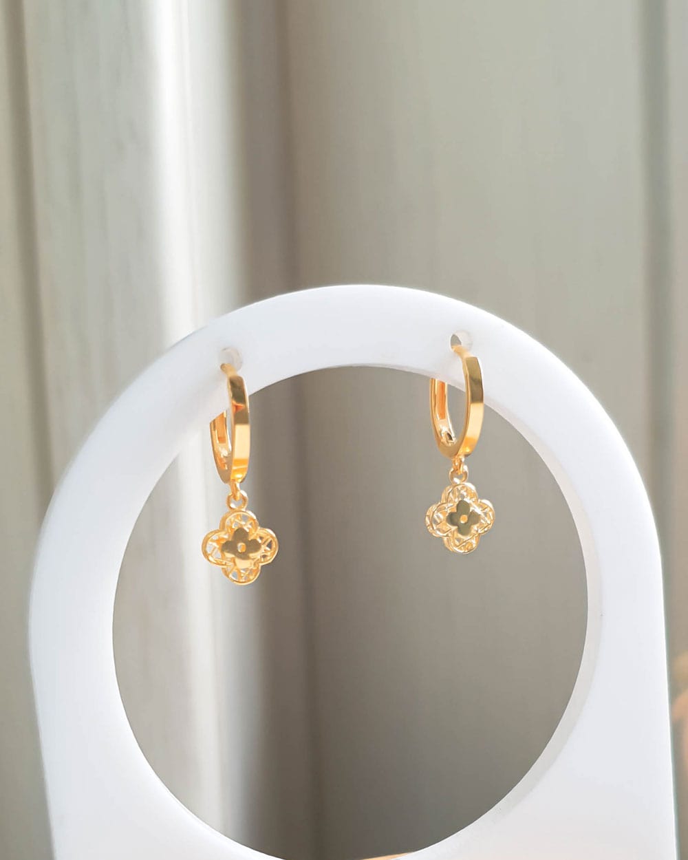 ANTING RING COR MODEL BUNGA CLOVER