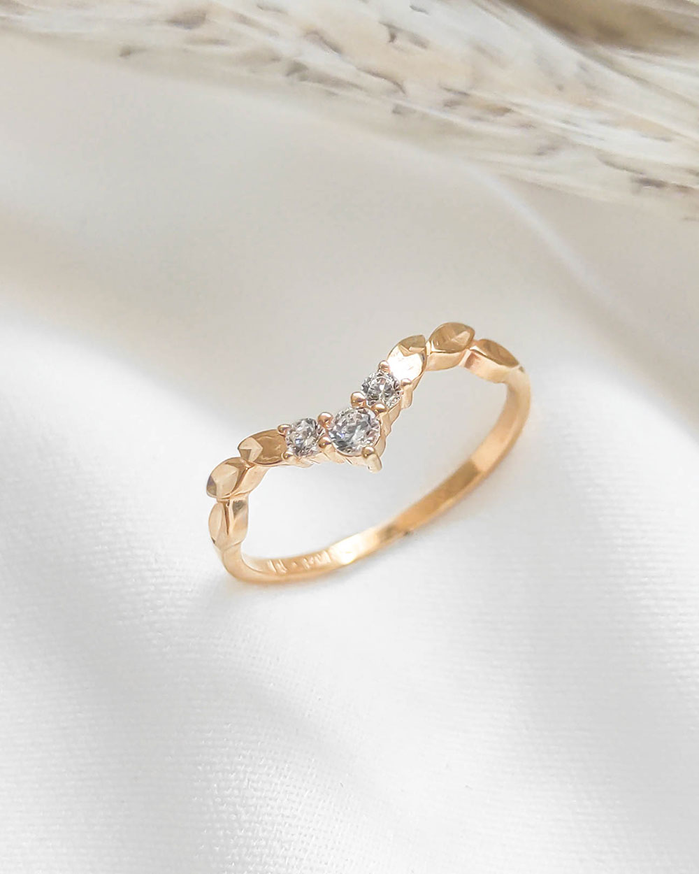 CINCIN DEWASA MODEL VARIASI V MATA