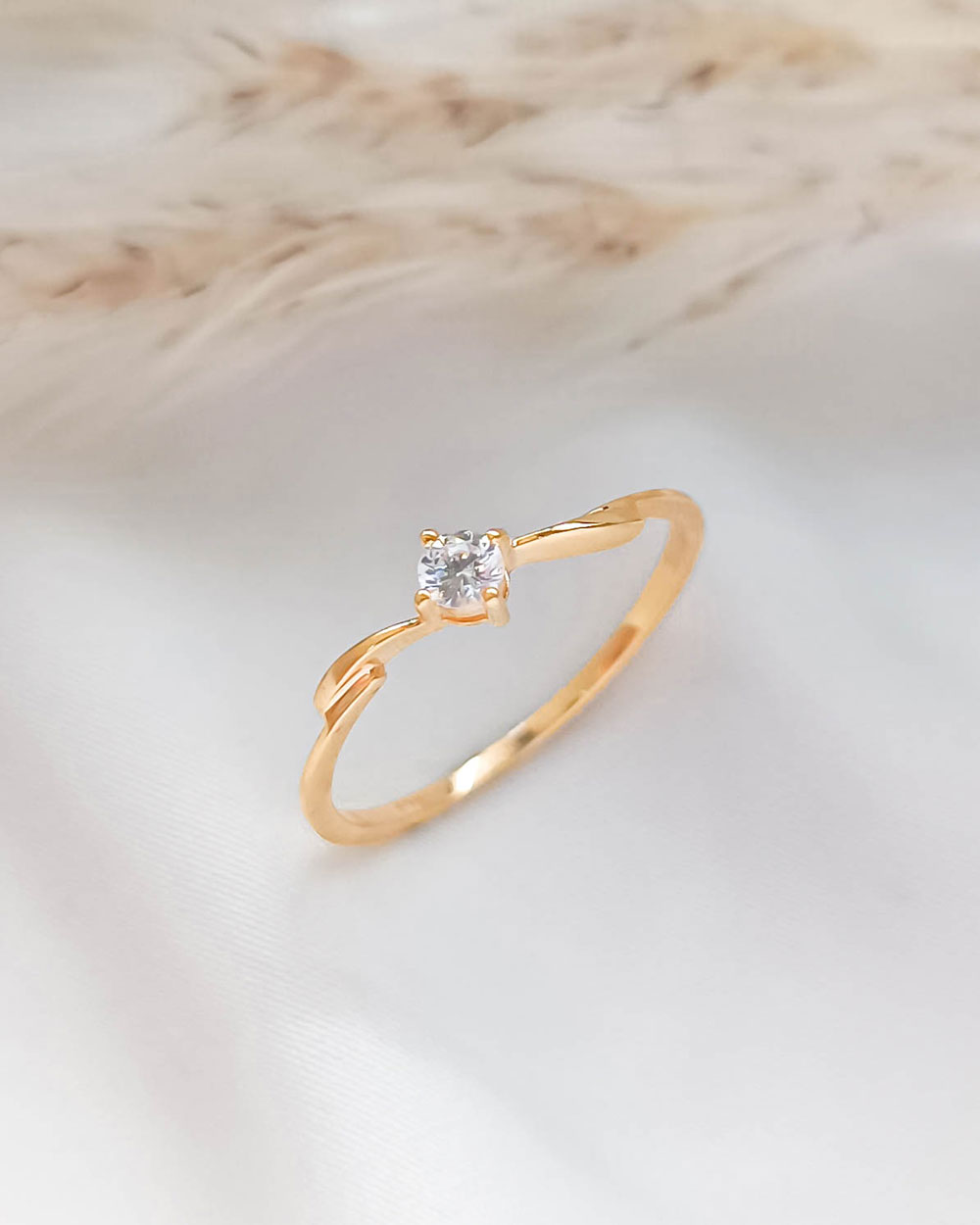 CINCIN DEWASA DENGAN MODEL GELOMBANG MATA TENGAH