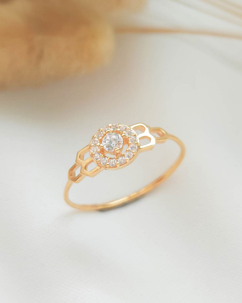 CINCIN DEWASA DENGAN MODEL MATA PUTIH DAN SISI BERLUBANG