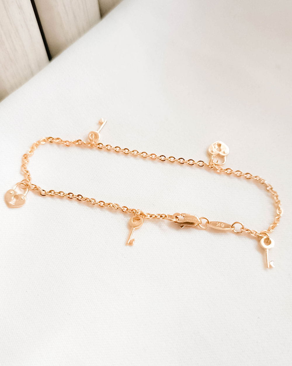 GELANG TANGAN DEWASA MODEL 5 ORNAMEN KUNCI MINI