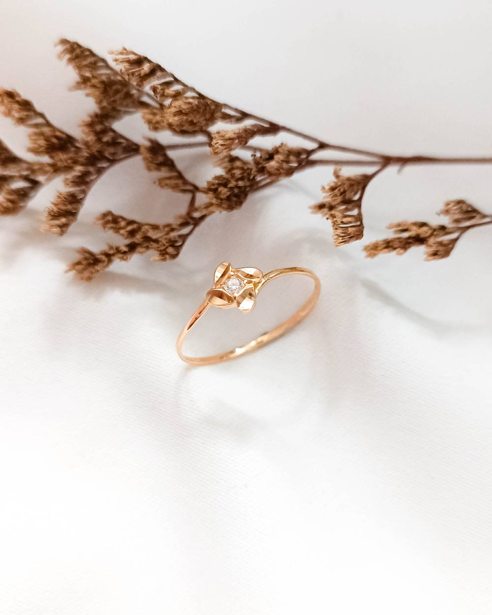 CINCIN DEWASA MODEL BUNGA EMPAT KLOPAK MATA TENGAH PUTIH